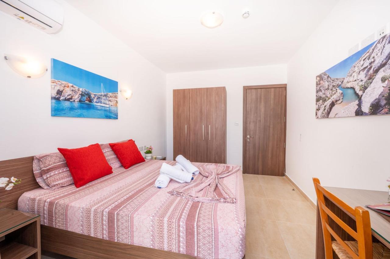 Sea Bliss Apartments With Terrace Just Off Seafront In St Paul'S Bay - By Getawaysmalta Σεντ Πόλς Μπέι Εξωτερικό φωτογραφία
